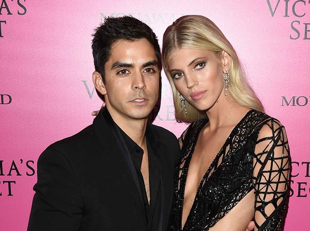 デヴォン・ウィンザーが婚約!ロマンチックすぎるプロポーズを公開