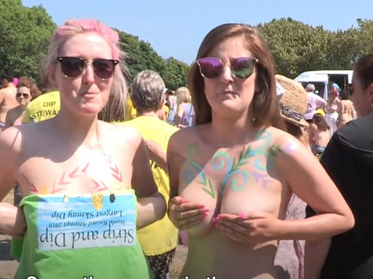 2,500人の女性が「全裸で海に飛び込む」意外な理由【映像アリ】