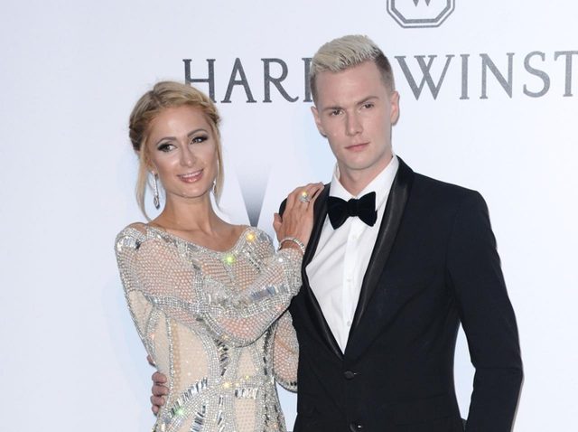 パリス・ヒルトン、イケメン弟が新婚旅行で来日！宿泊先はヒルトンではなく…