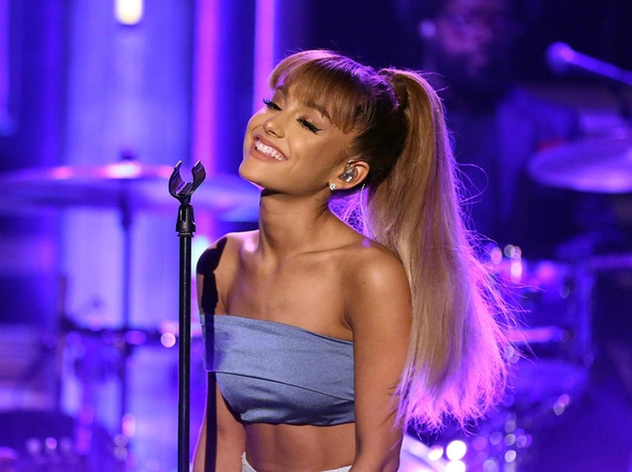 アリアナ・グランデ、妊娠したと騒ぐファンに「真相」を告げる