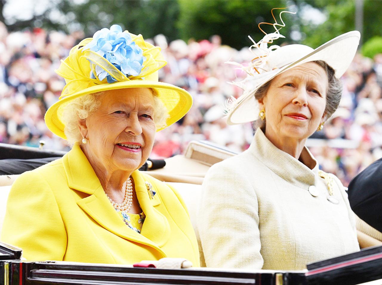 エリザベス女王が7人のひ孫の「ひいおばあちゃん」に!新ロイヤルベビーが誕生