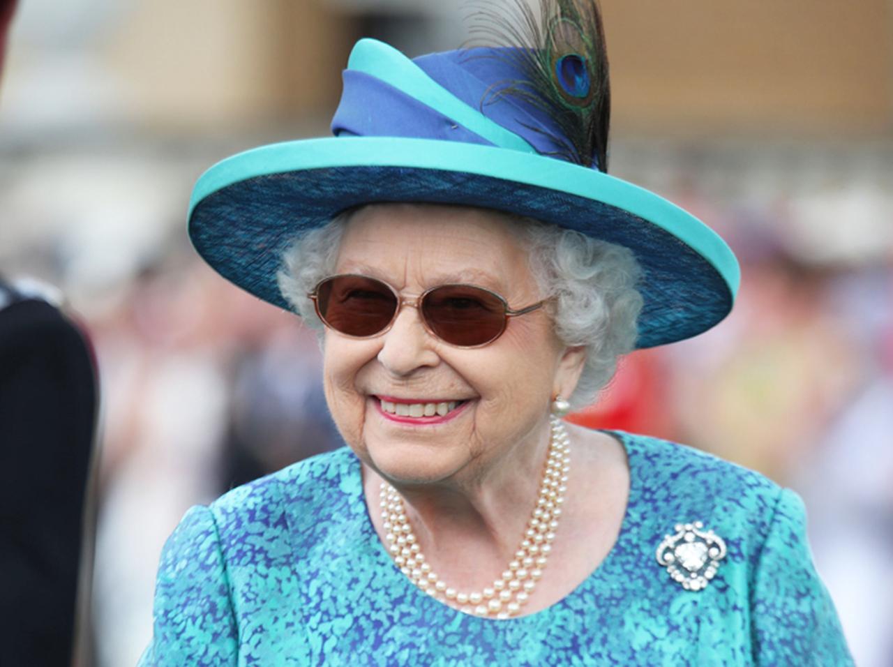 エリザベス女王、「白内障」の手術受けていた