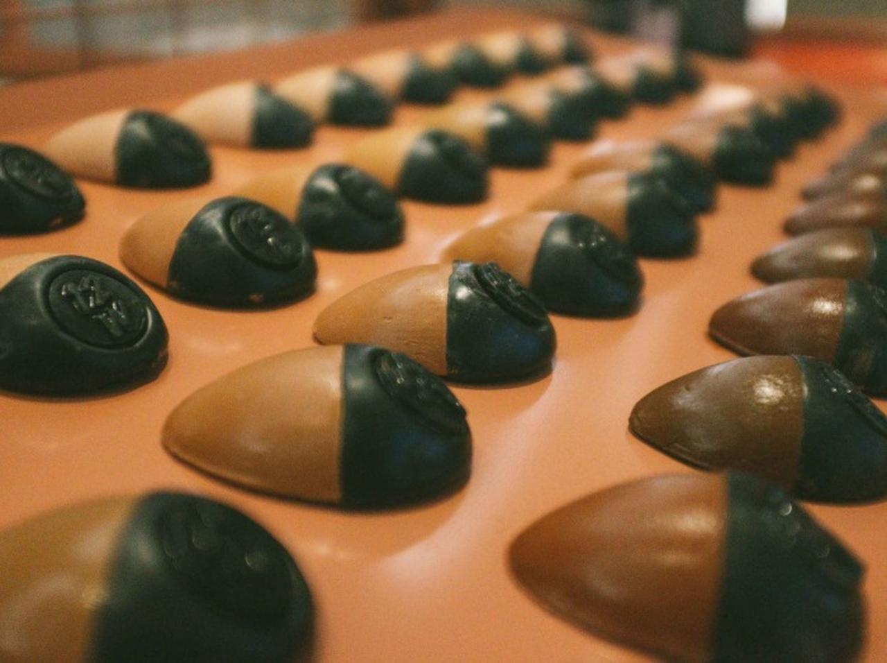 ラッシュの新プロジェクト始動!第1弾は、全40色の固形ファンデ