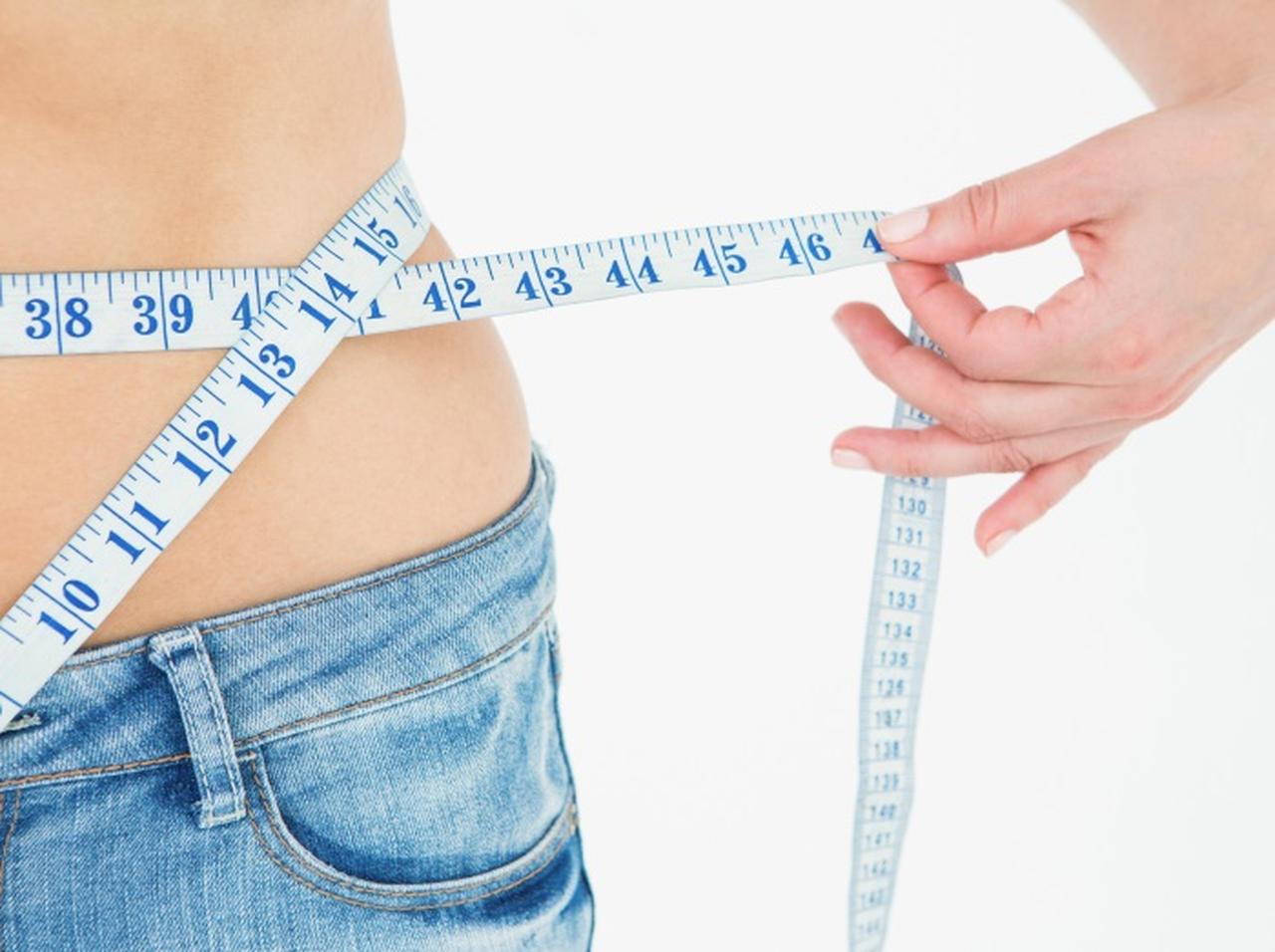 美のエキスパートが教える！簡単にポッコリお腹を解消するコツ