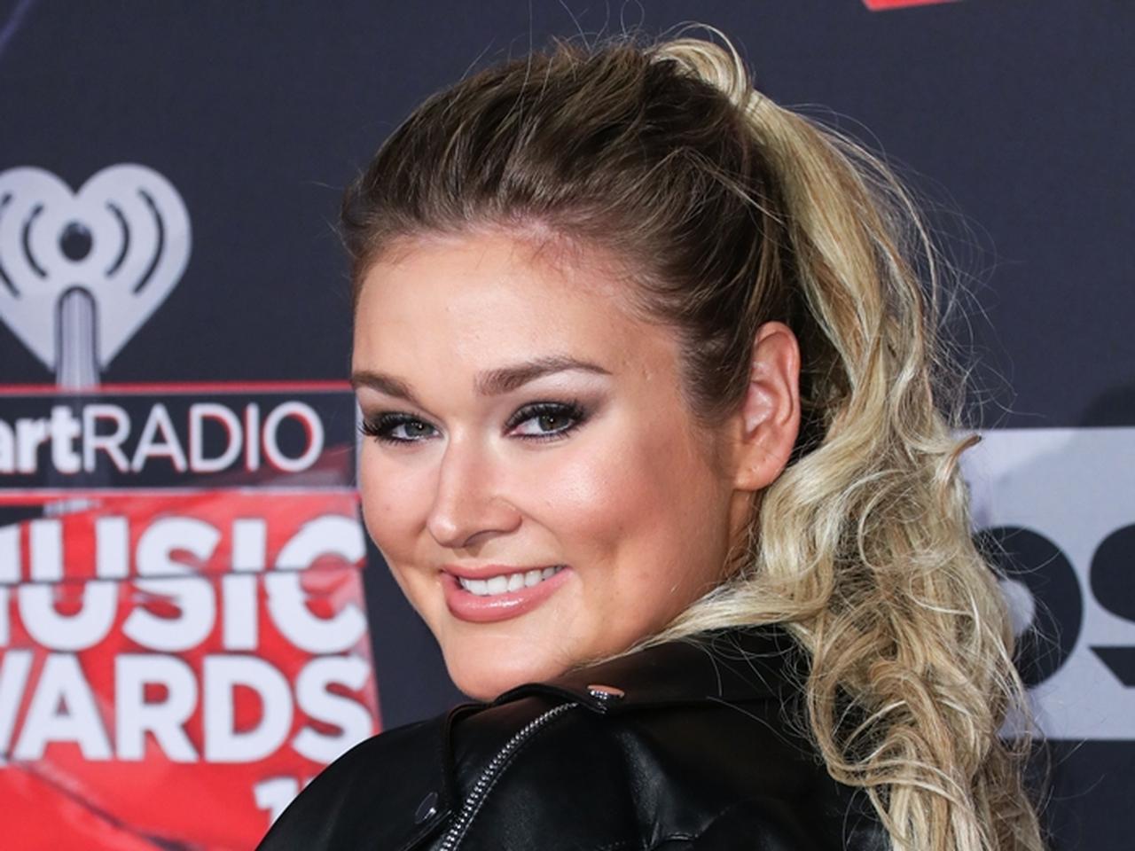 ぽっちゃりモデルのハンター・マクグラディ、水着ラインにかけた思い