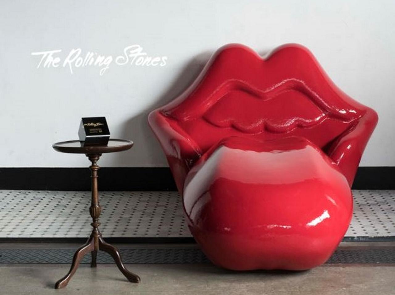 ザ・ローリング・ストーンズのロゴ形ソファ、55台日本限定で発売!