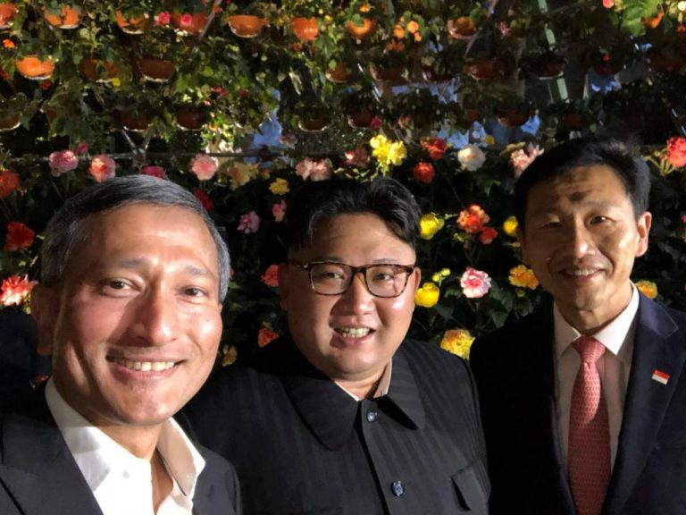 金正恩委員長、史上初と思われる「セルフィー（自撮り）写真」公開