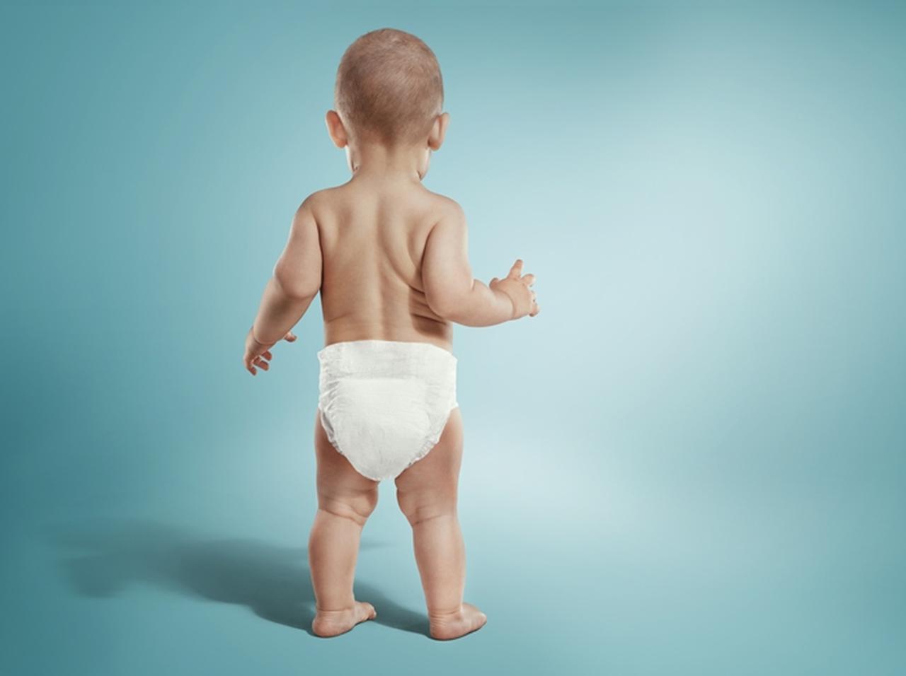 1歳児を部屋から出した「可愛すぎる犯人」のイタズラに微笑みが止まらない