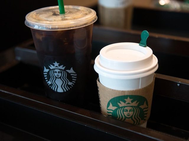 スターバックスで「名前を間違えられた」セレブたち