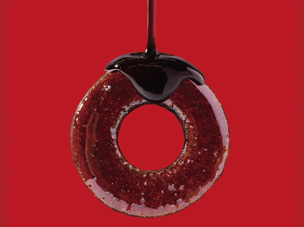 果肉の赤いりんごのバウムクーヘンが発売