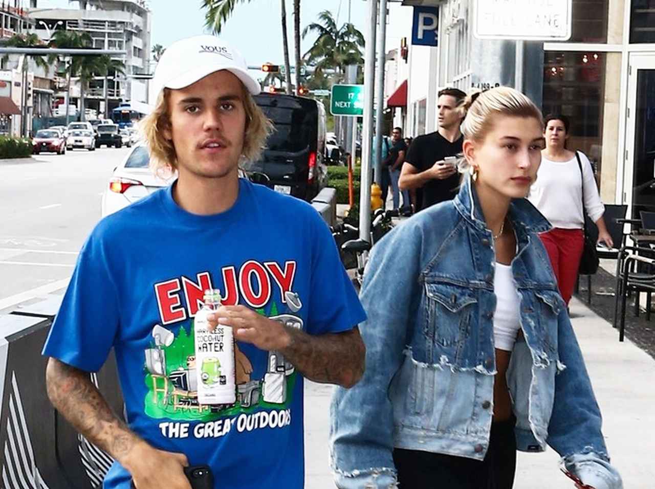 ジャスティン・ビーバー、ウワサの人気モデルと「恋人の定番デート」楽しむ