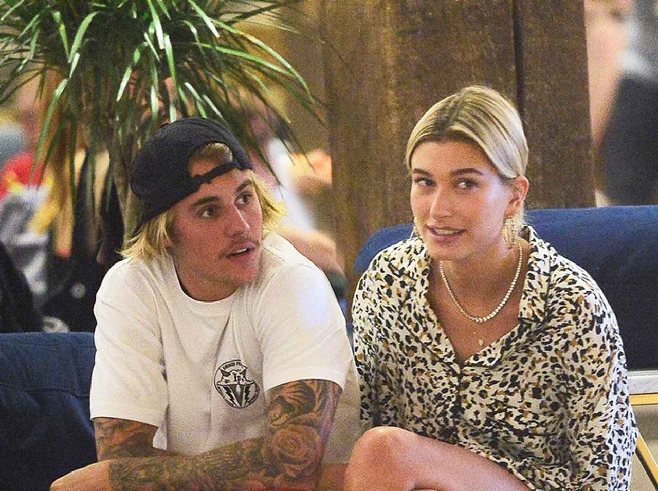 ジャスティン・ビーバー、噂の女性の「あの部分」をがっつりお触り