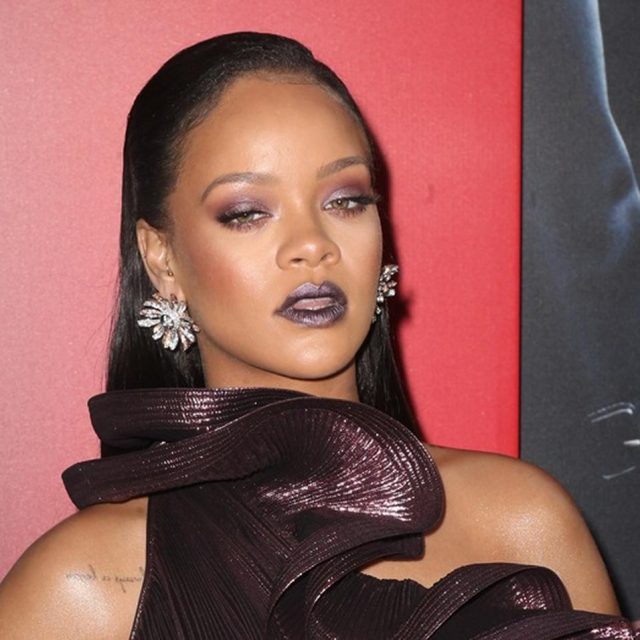 リアーナ、FENTY BEAUTYのハイライトを「意外なある部分」に使用