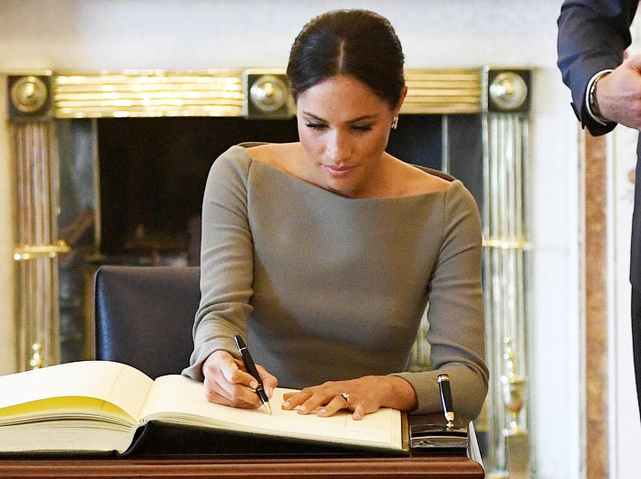 メーガン妃、王室入り後「サイン」もロイヤル仕様に？噂を検証