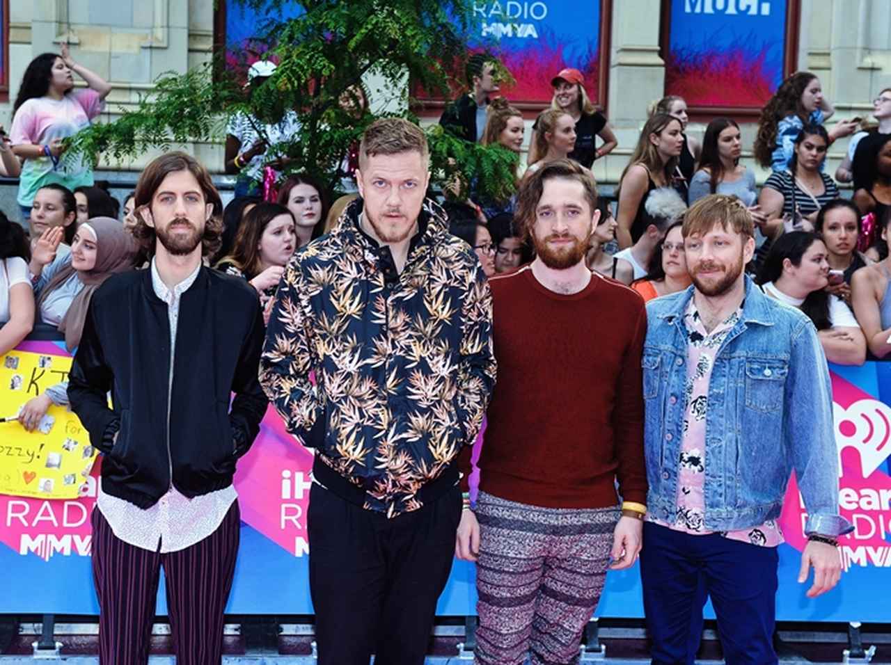 イマジン・ドラゴンズのボーカル、肉体改造のビフォー&アフターがやばい