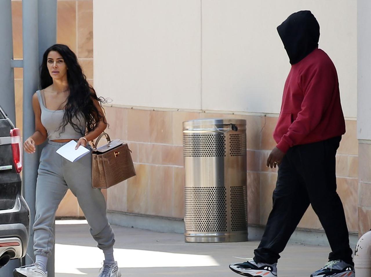 カニエ・ウェストが救急病院に、妻キム・カーダシアンが搬送【写真アリ】