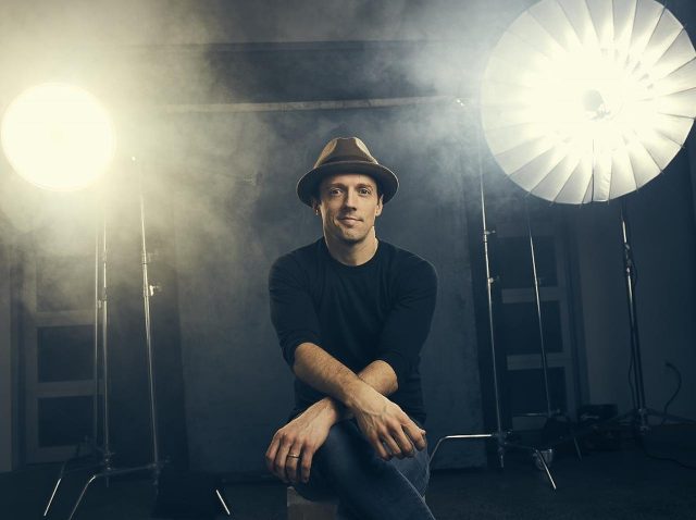 ジェイソン・ムラーズが渋谷のバリスタに！ファンイベントを開催