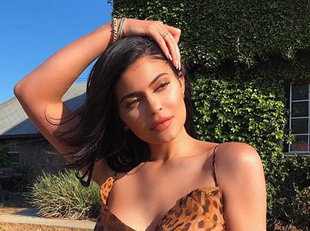 カイリー・ジェンナーの娘との可愛すぎる動画に批判殺到、その理由は?