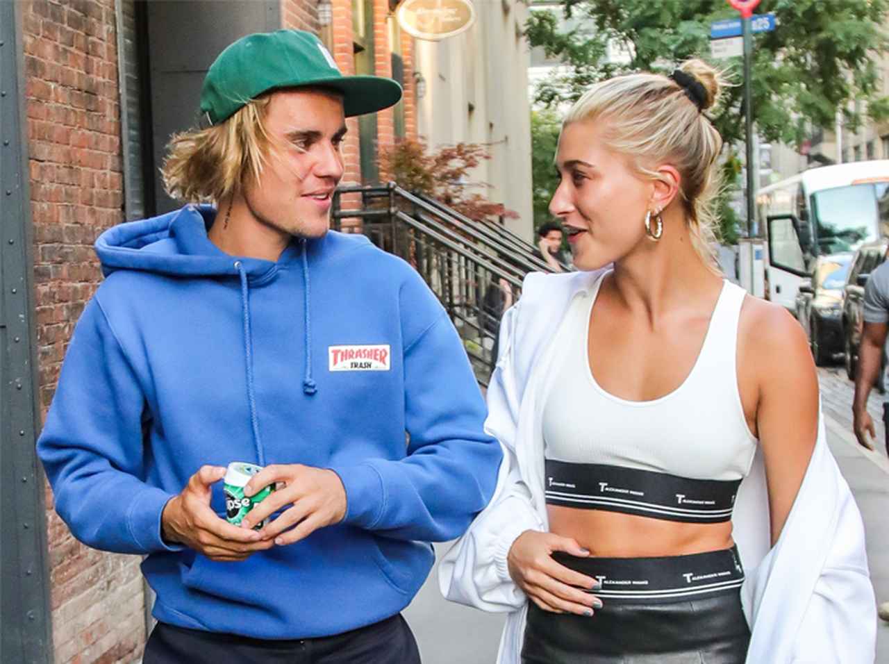 ジャスティン・ビーバーが婚約指輪を目にして言った「ひと言に」心がとろける