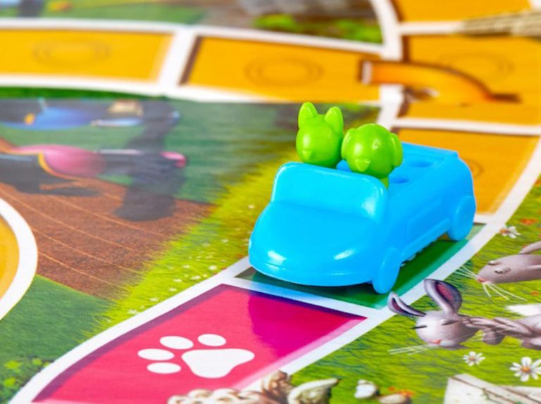 人生ゲームにも時代の波、子供の代わりに「ペット」を迎えられる新版登場