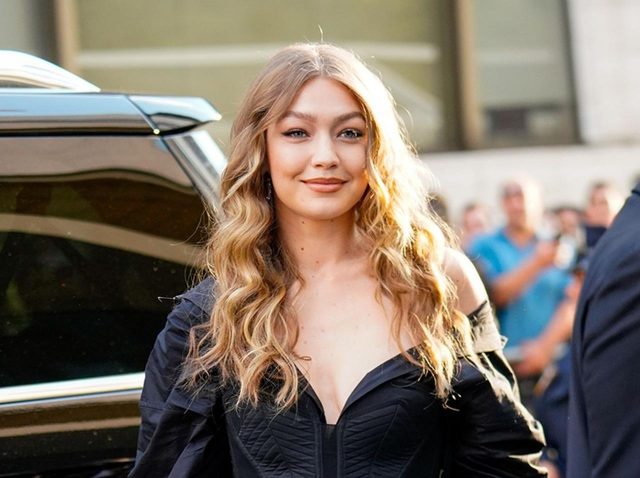 ジジ・ハディッド、フープピアスには「ある秘密」が隠されていた