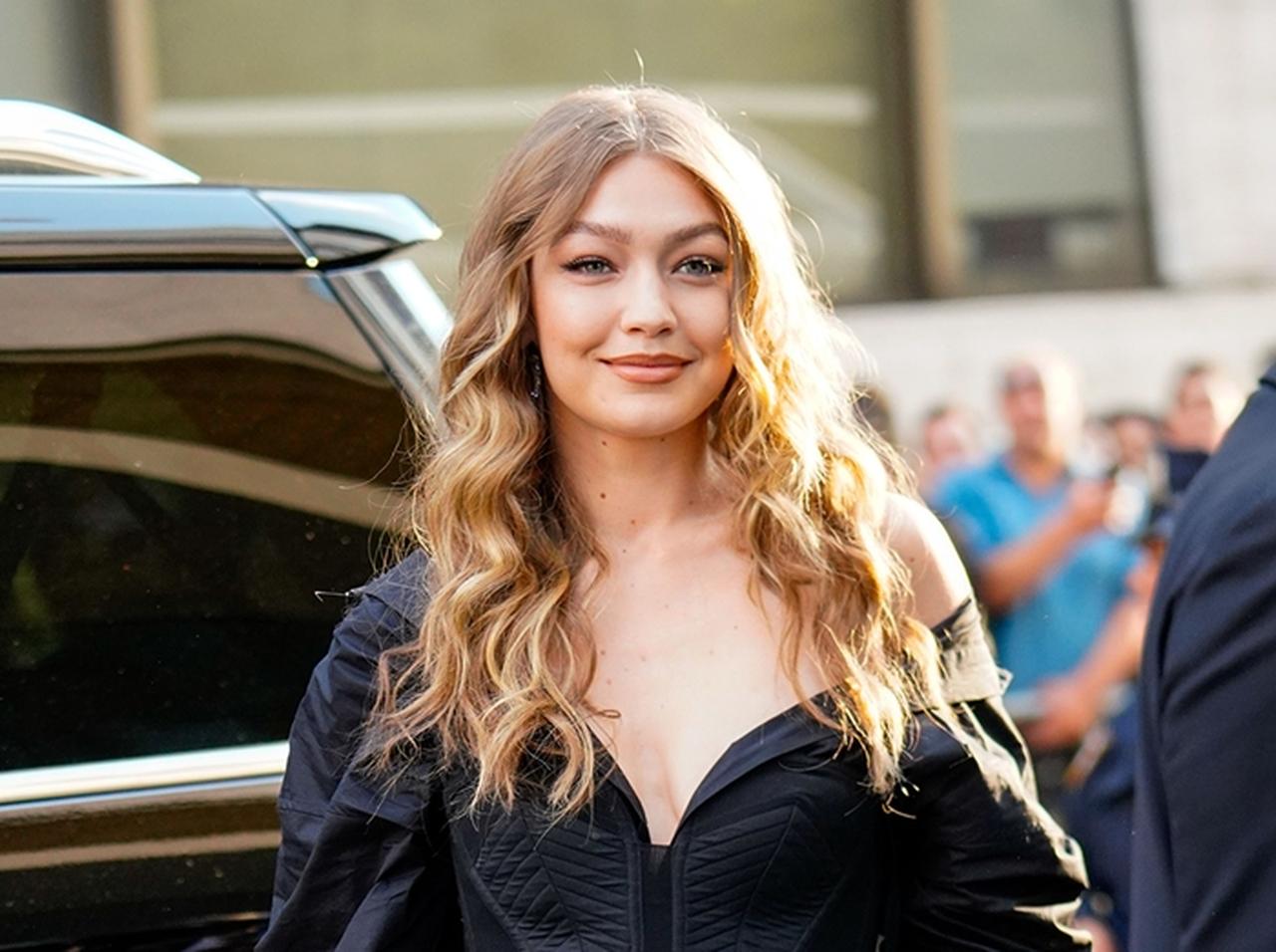 ジジ・ハディッド、フープピアスには「ある秘密」が隠されていた