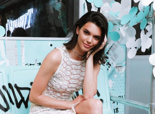 ケンダル・ジェンナーの「完ぺきボディ」を見た姉が『不正行為』を指摘