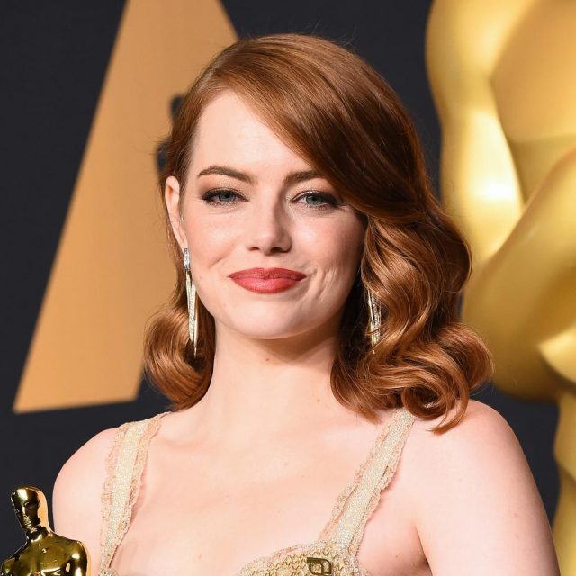 エマ・ストーン最新作『ザ・フェイヴァリット』予告編解禁