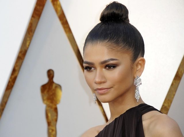 ゼンデイヤ、17歳の薬物中毒の役を演じる話題作のティーザーが公開