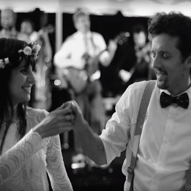 ジェイソン・ムラーズ、新MVで自身の結婚式をお披露目