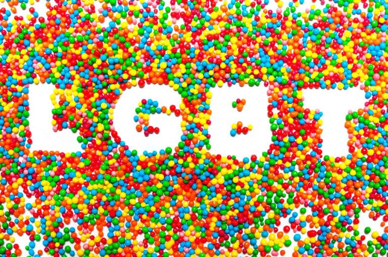 LGBTの親を持つセレブリティたち、家族のカタチは色々！