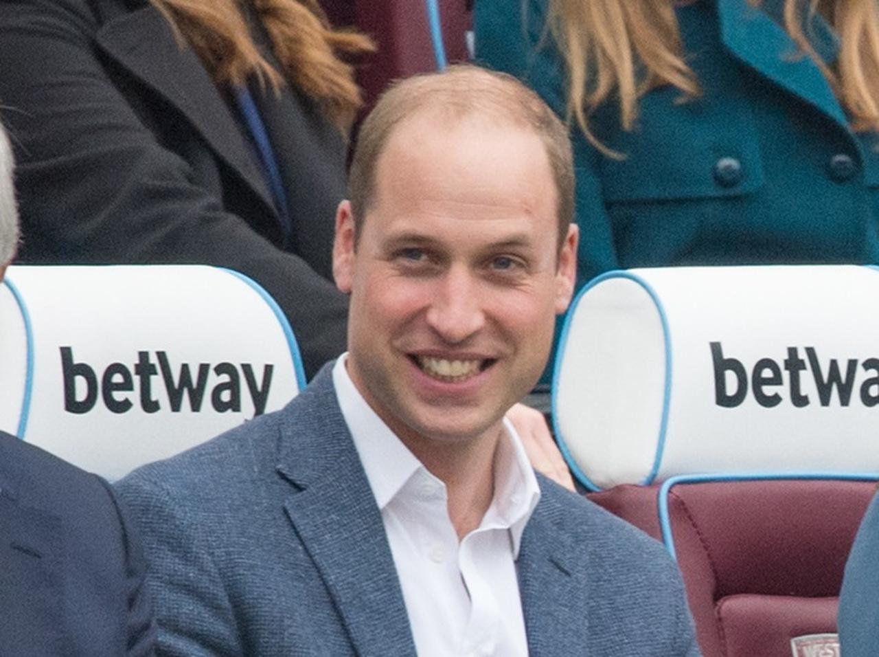 ウィリアム王子、興奮のあまり王室公式ツイッターを乗っ取る