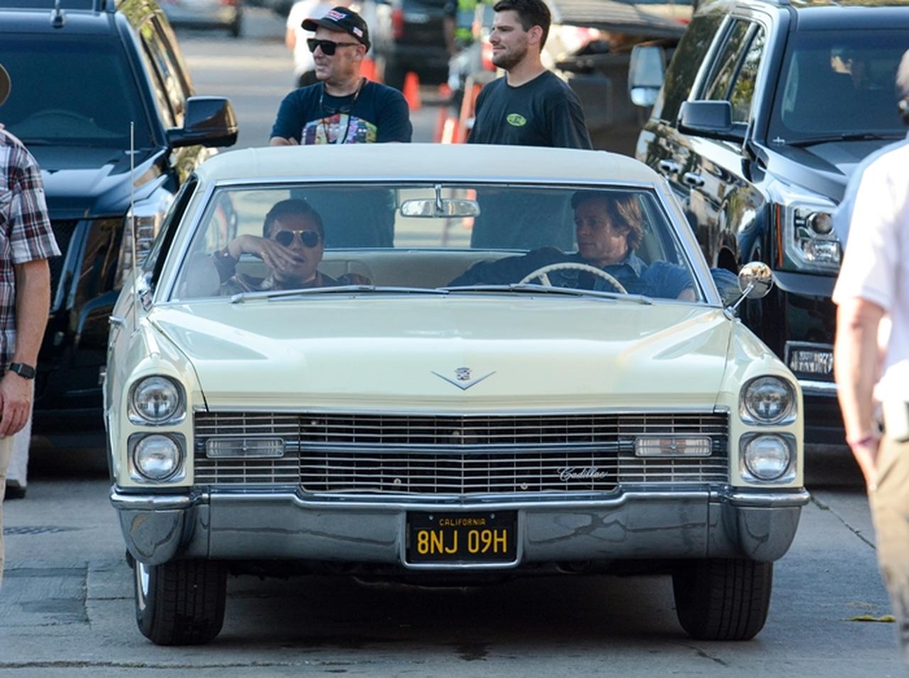 ブラピ&ディカプリオ、撮影風景がイケおじ達のドライブすぎてやばい