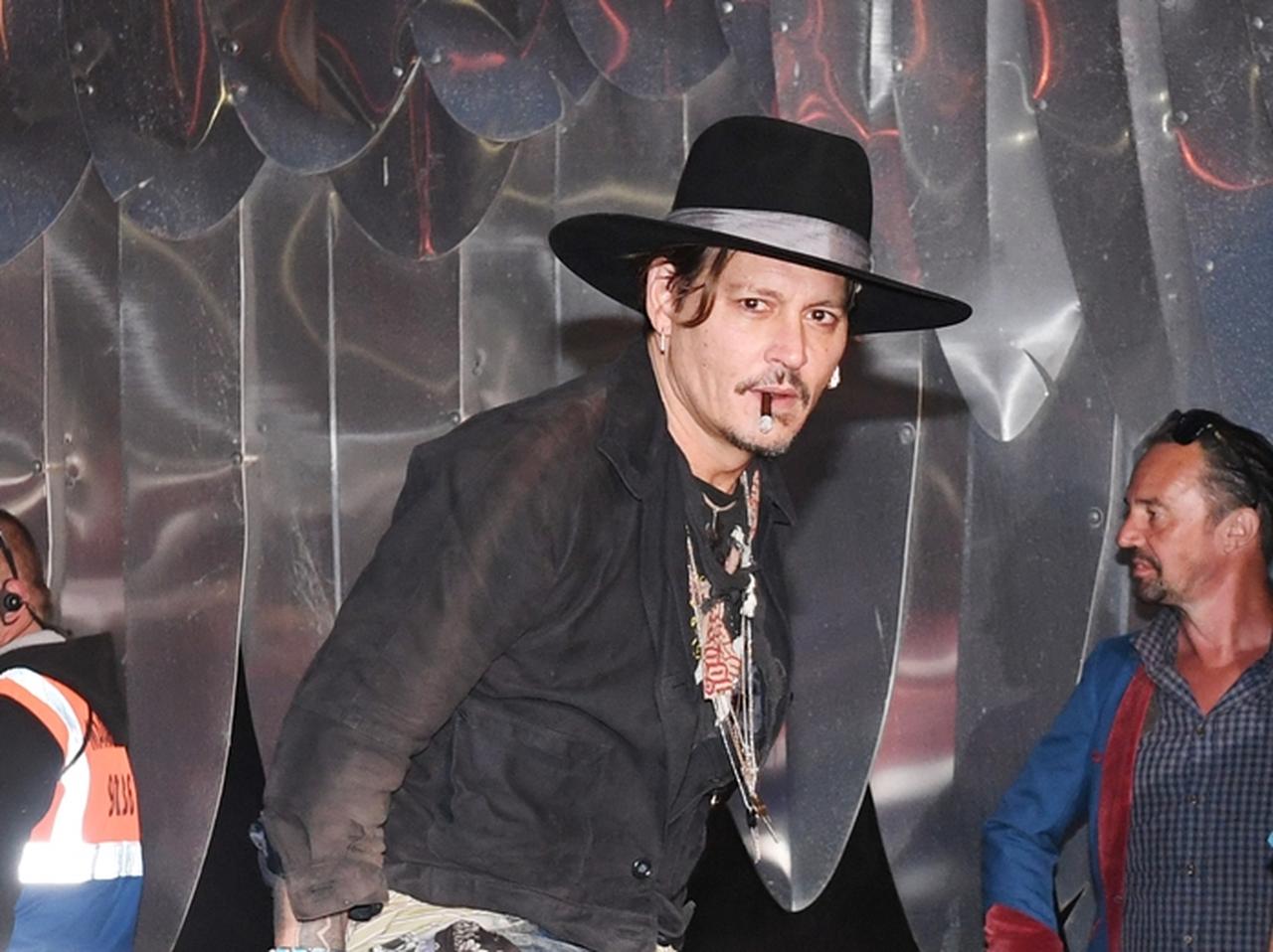 ジョニー・デップ、「人間のくず」に変えた元妻にまつわるタトゥーを再び変更