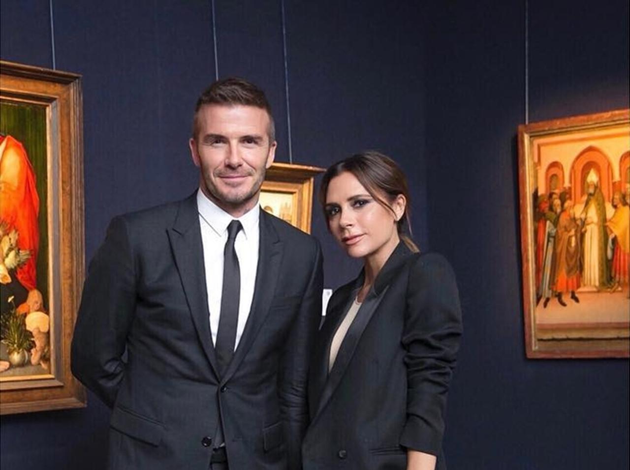 ヴィクトリア&デビッド・ベッカム夫妻、ラブラブ写真で結婚19周年をお祝い