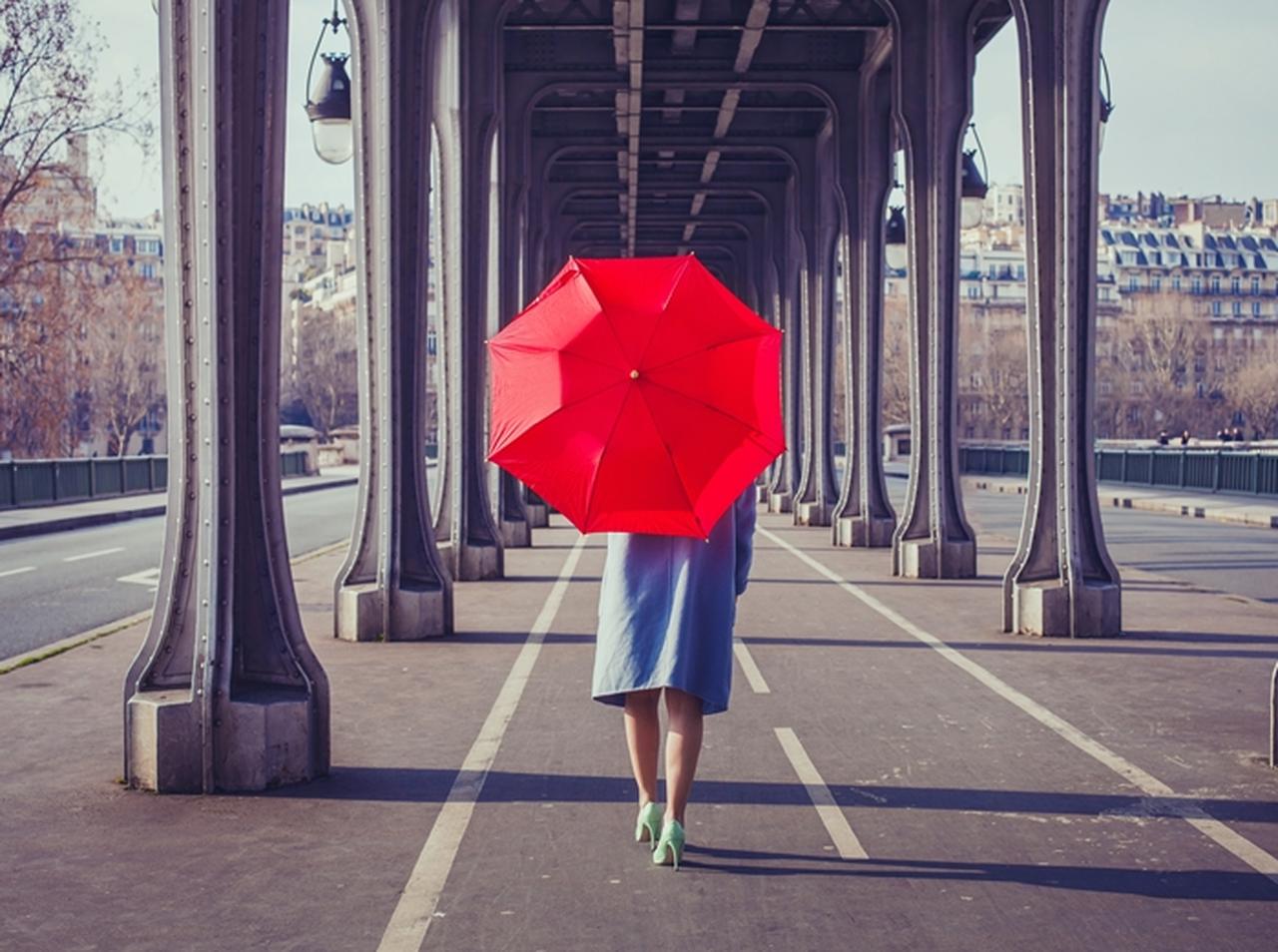 「巨大乳首」の柄が入った傘が、強気の値段で発売中