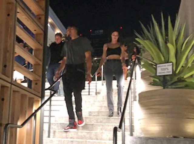 ケンダル・ジェンナー、「お揃い」コーデで噂の新恋人とデート【写真アリ】