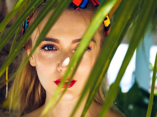 プロが教える！夏でも夜まで「絶対」崩れないメイクの方法