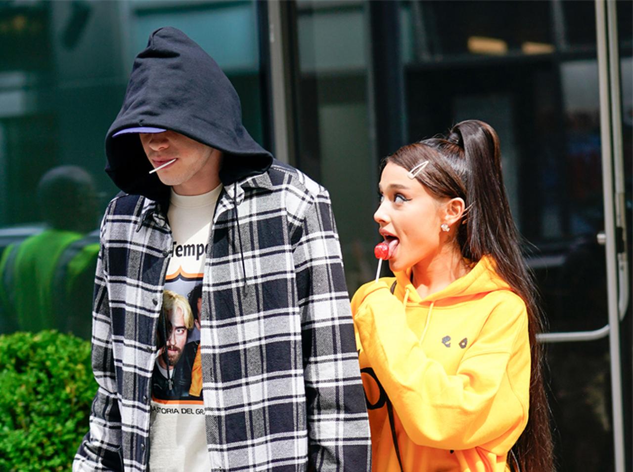 アリアナ・グランデ婚約者、髪を「アリアナ色」に染めて垢抜ける