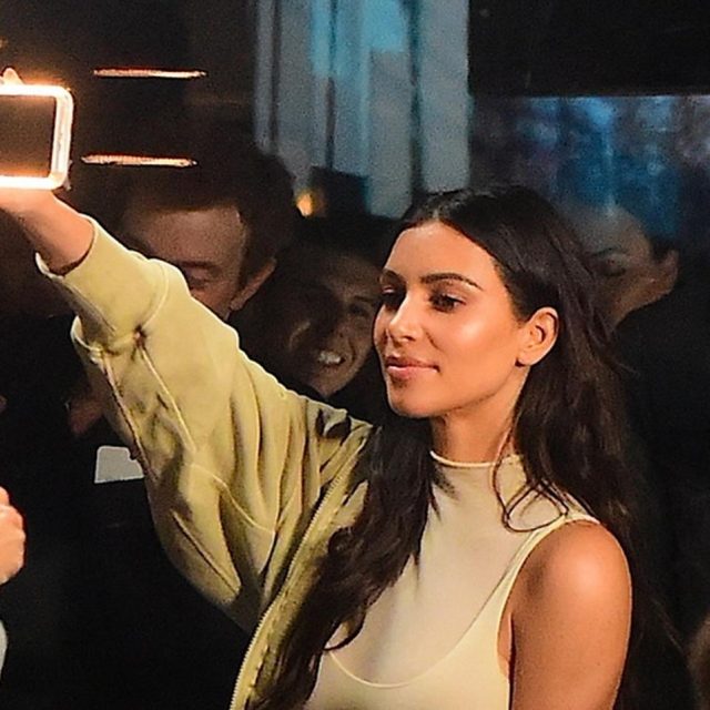 キム・カーダシアン、「インスタグラムの投稿」で稼ぐ額がケタ違い