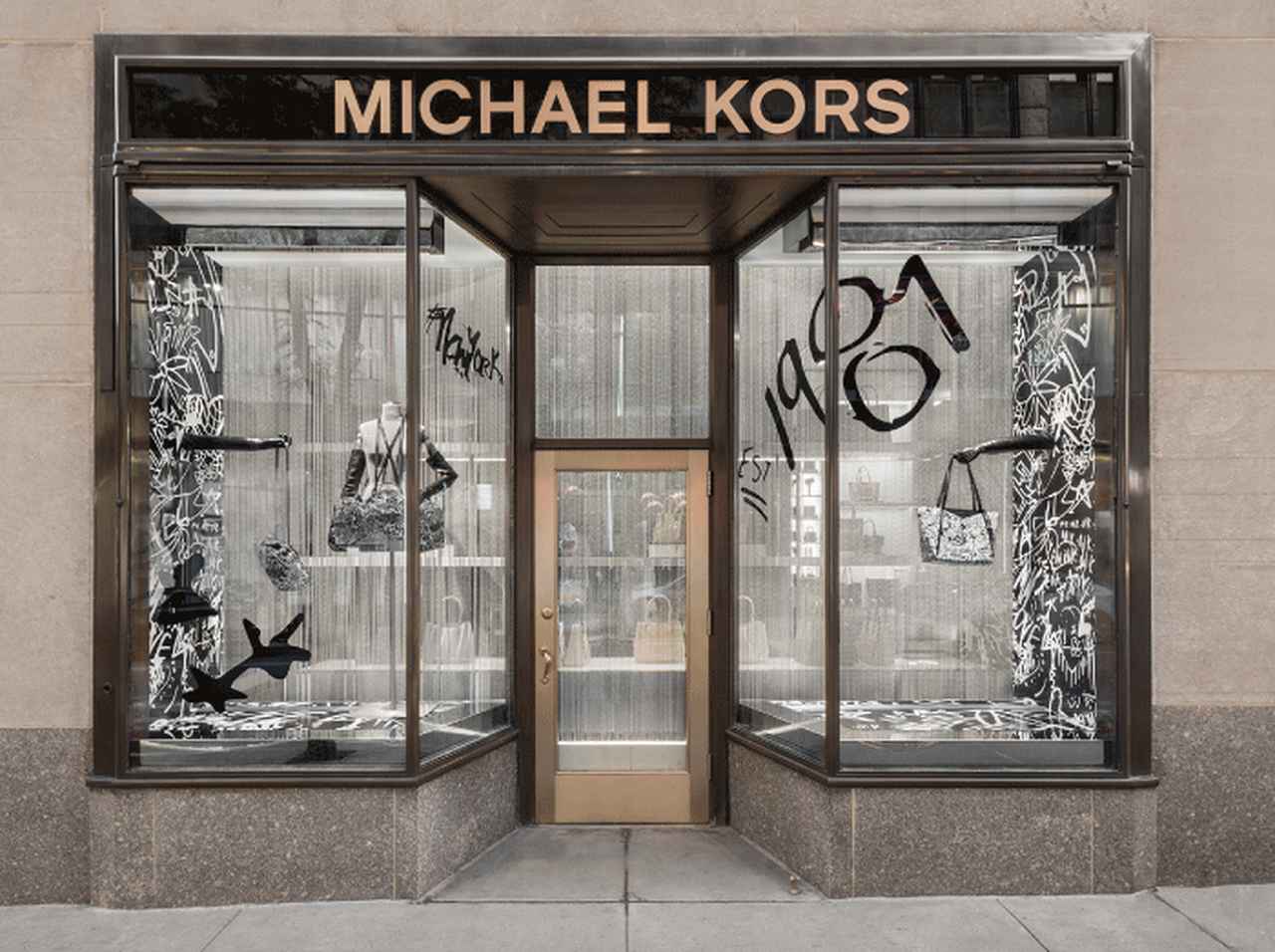 マイケル・コース“グラフィティ・カプセル・コレクション”特別なウィンドウのコラボ