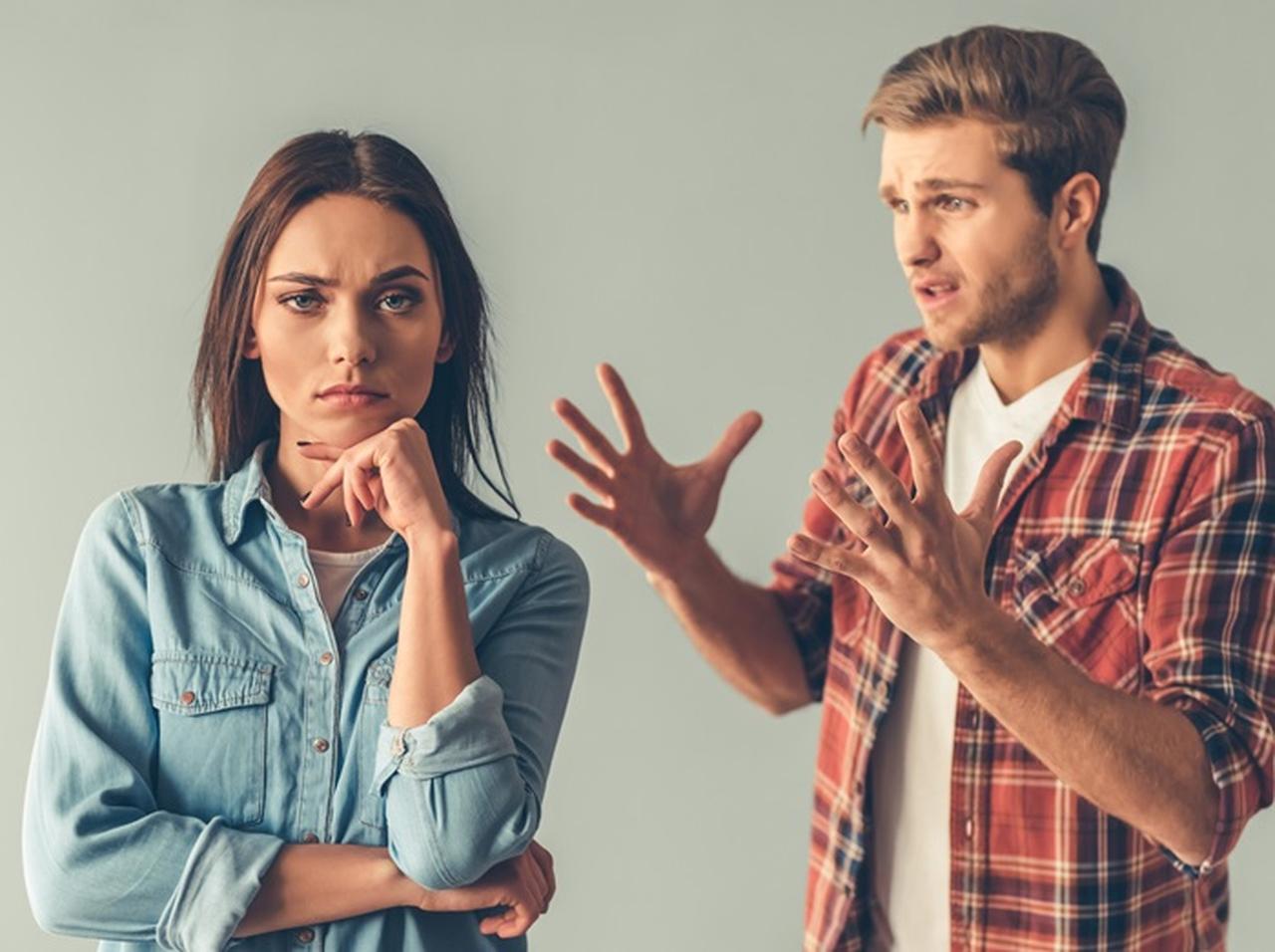 彼氏にサプライズした彼女、「予想外すぎる」方法で浮気を知る