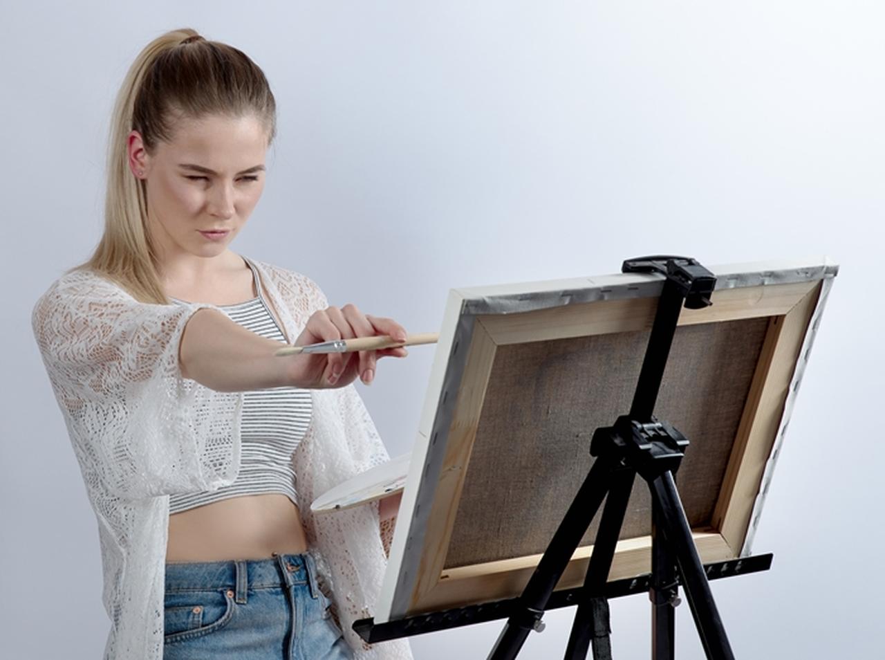 リツイートしてくれたら似顔絵を描くと宣言した女性の絵が悲惨