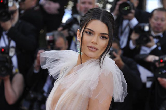 セレブの友人が書き込んだ「うっかりコメント」で見えたセレブのSNS裏事情