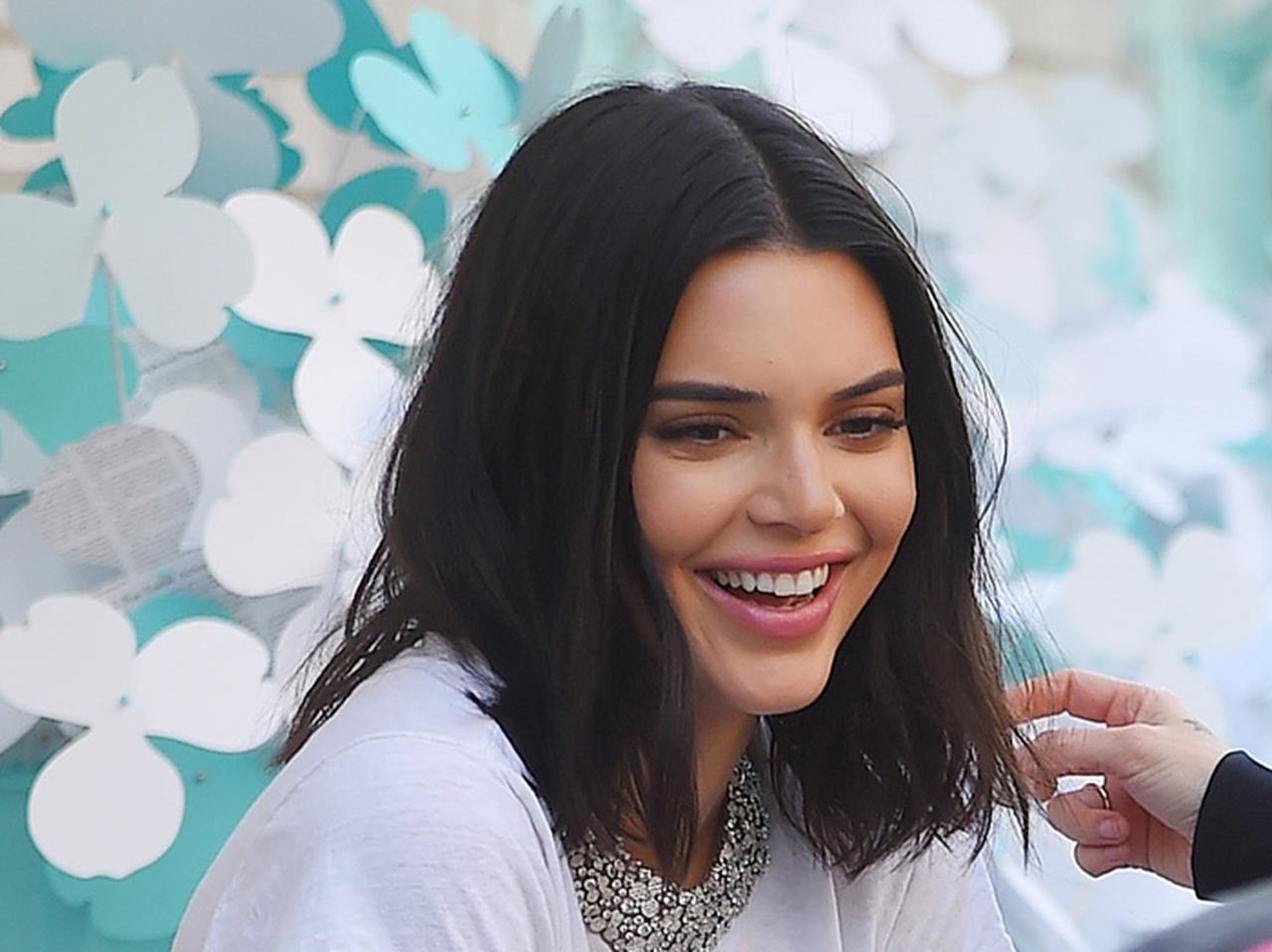 ケンダル・ジェンナー、シューズクロークにはあのブランドの靴がたんまり