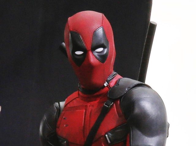 サンディエゴ・コミコンで発見！「放尿」を見守る『デッドプール』