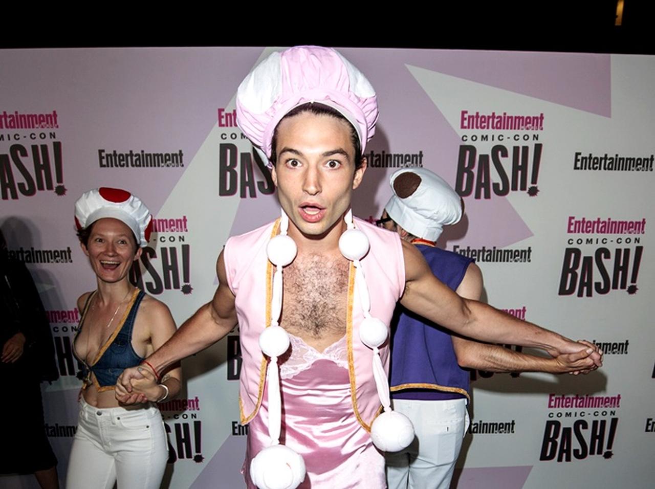 エズラ・ミラーのコスプレは今年もすごかった【歴代コスプレまとめ】