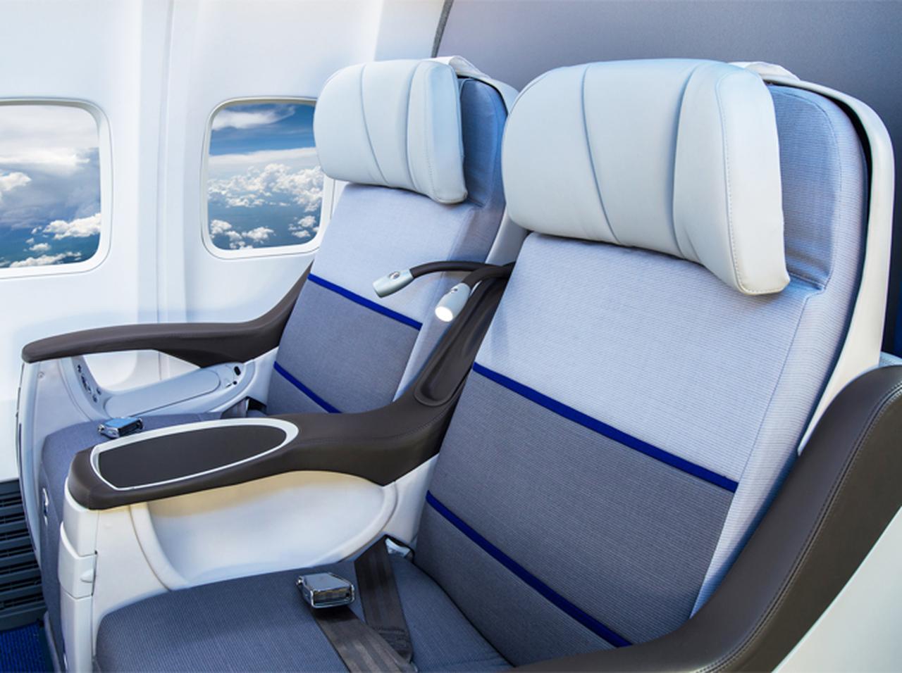 ゲイカップルに男女カップルに席を譲るよう強要した航空会社が炎上