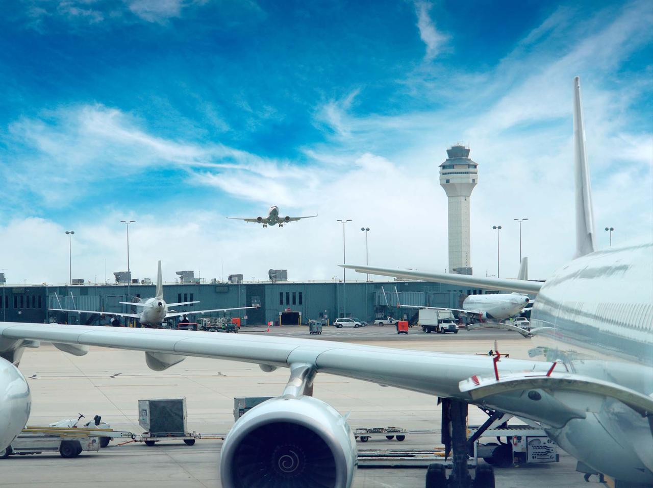 「大人のオモチャ」が原因で空港が一時閉鎖、その驚きの理由とは？