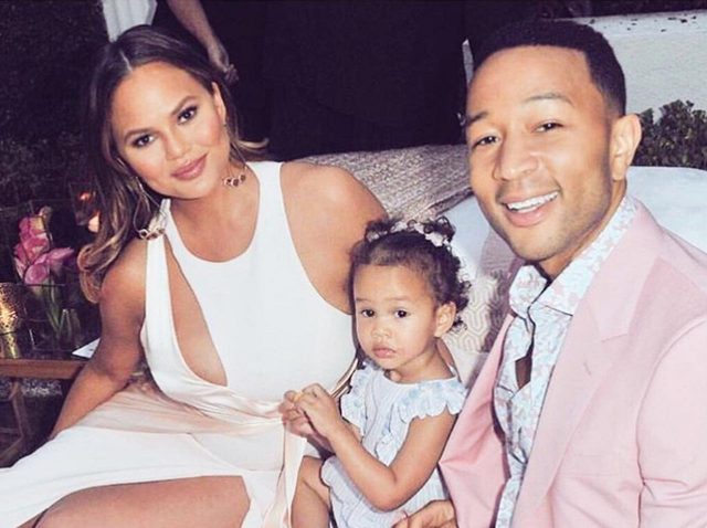 グラミー受賞歌手ジョン・レジェンドが買って出た「地味すぎる役割」に涙が出そう